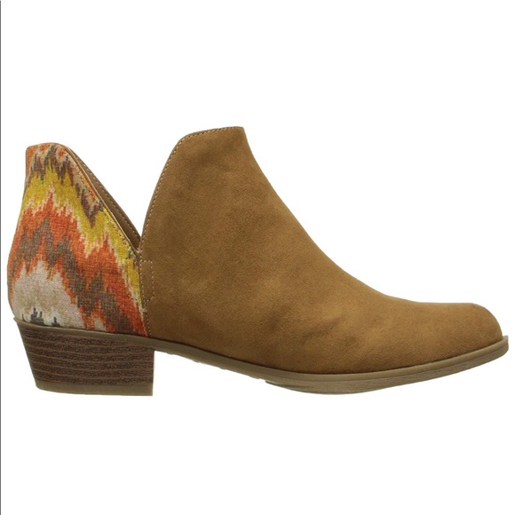 Indigo women booties size 6 tan color - Picture 2 of 8